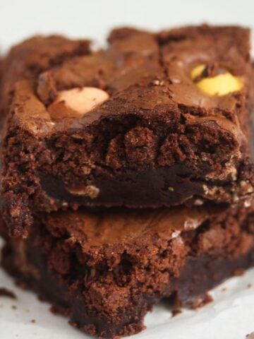 two mini egg brownies stapled and close up.