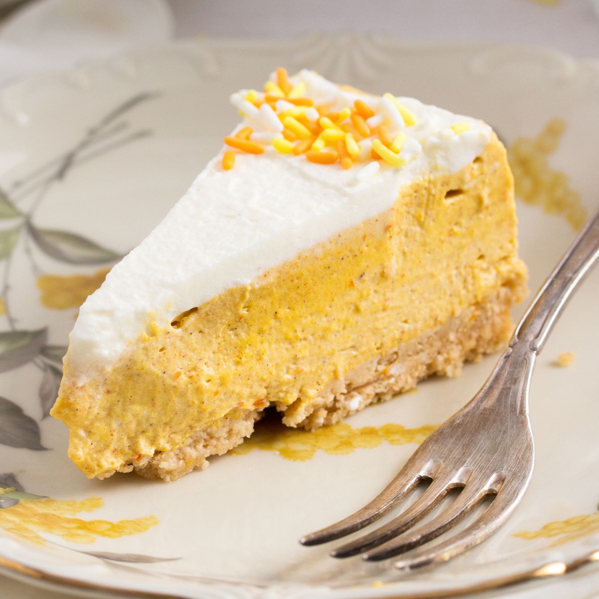 Creamy Philadelphia Pumpkin Cheesecake (No-Bake)