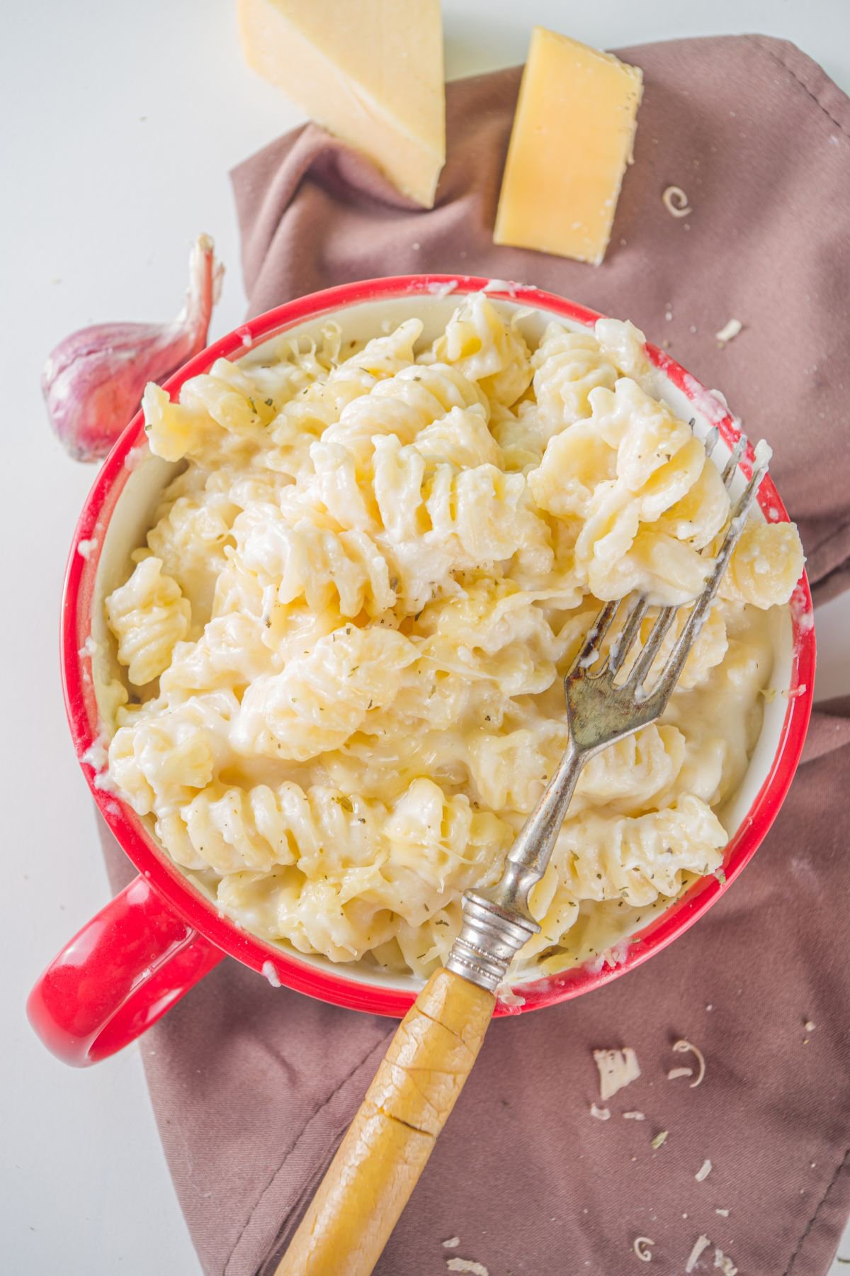 what to serve with mac and cheese, this is an image of a bowl of quick mac and cheese.