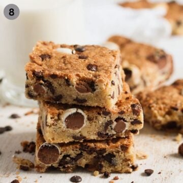 cut pieces of mini egg cookie bars.